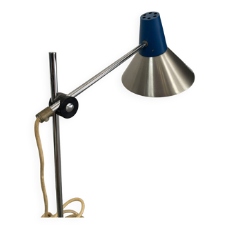 Metal articulated desk lamp