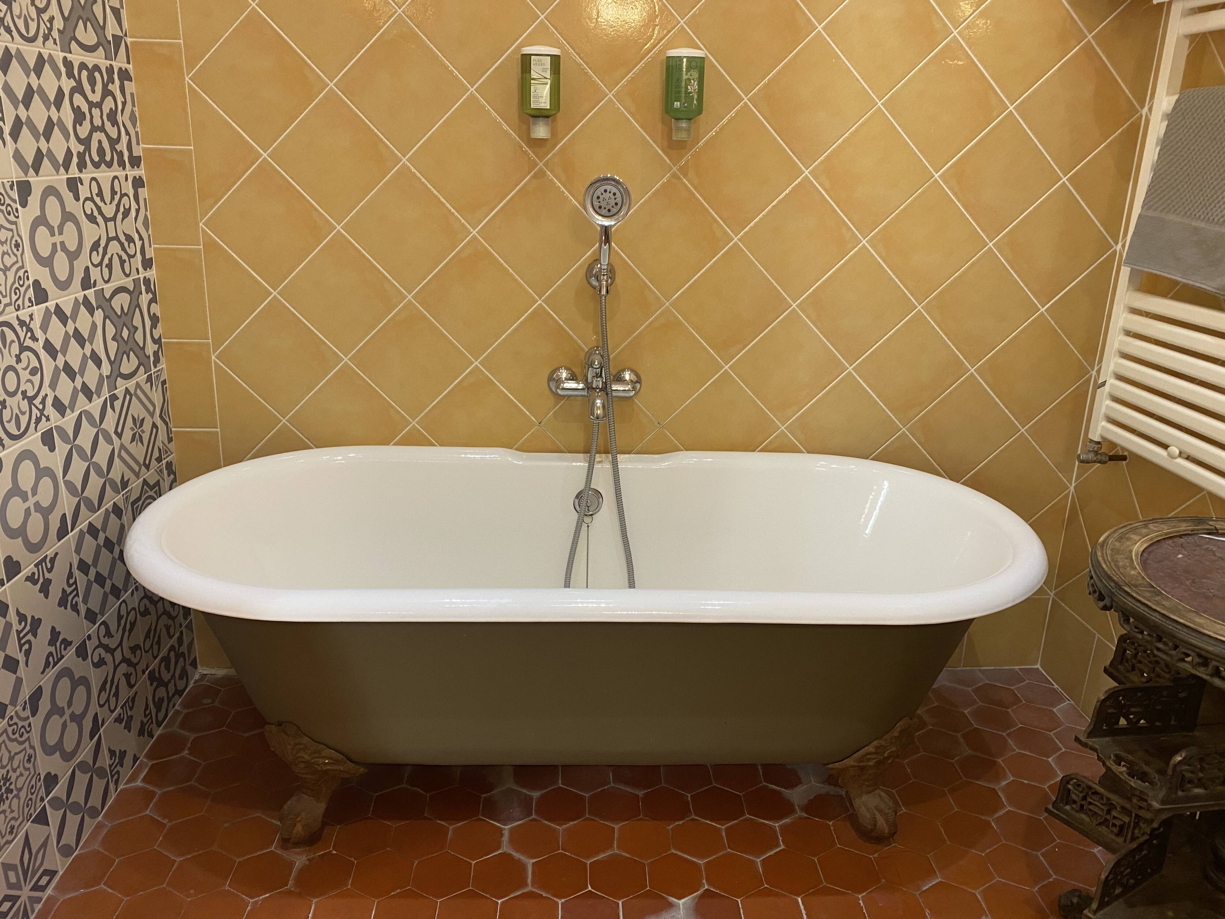 Baignoire En Fonte D'époque à Pattes De Lion - Blanc, 170x75x60 Cm, Avec Mitigeur, Occasion