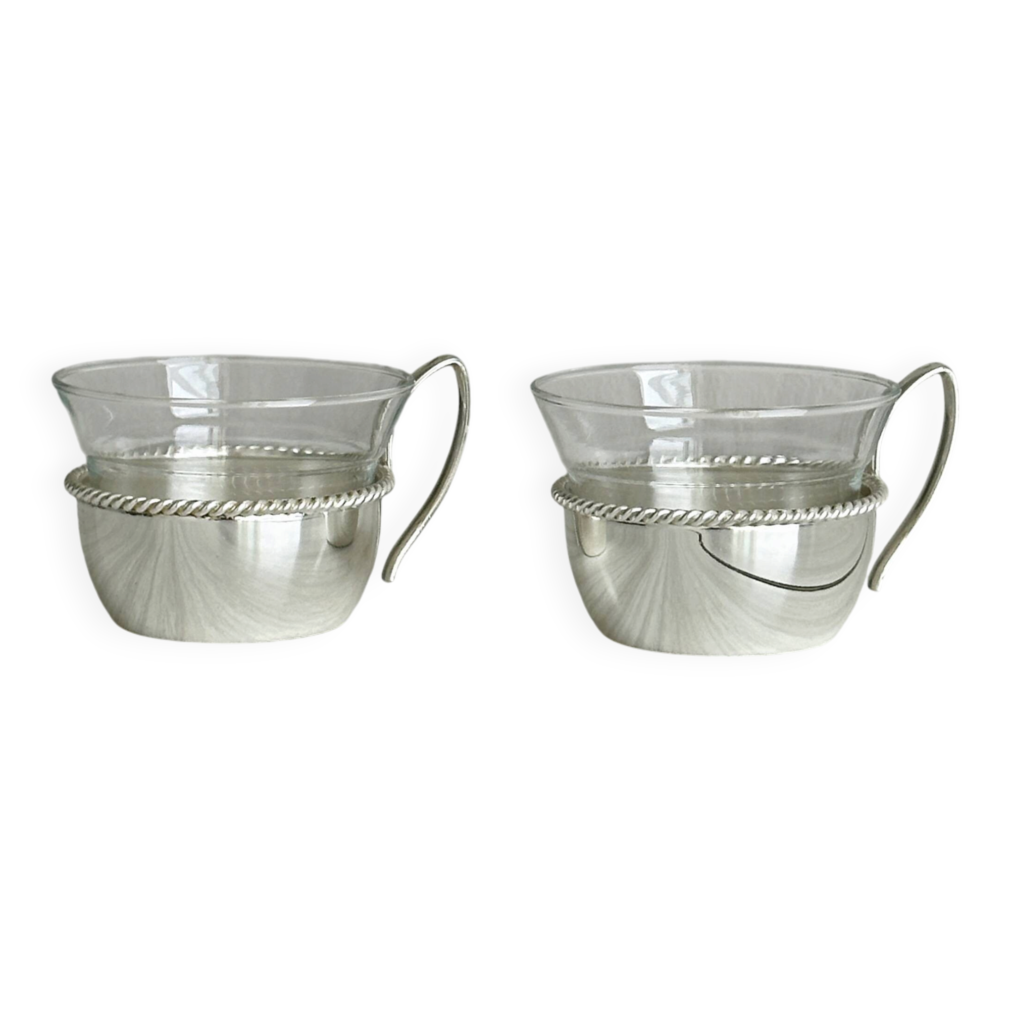 Paire de tasses en métal blanc léger