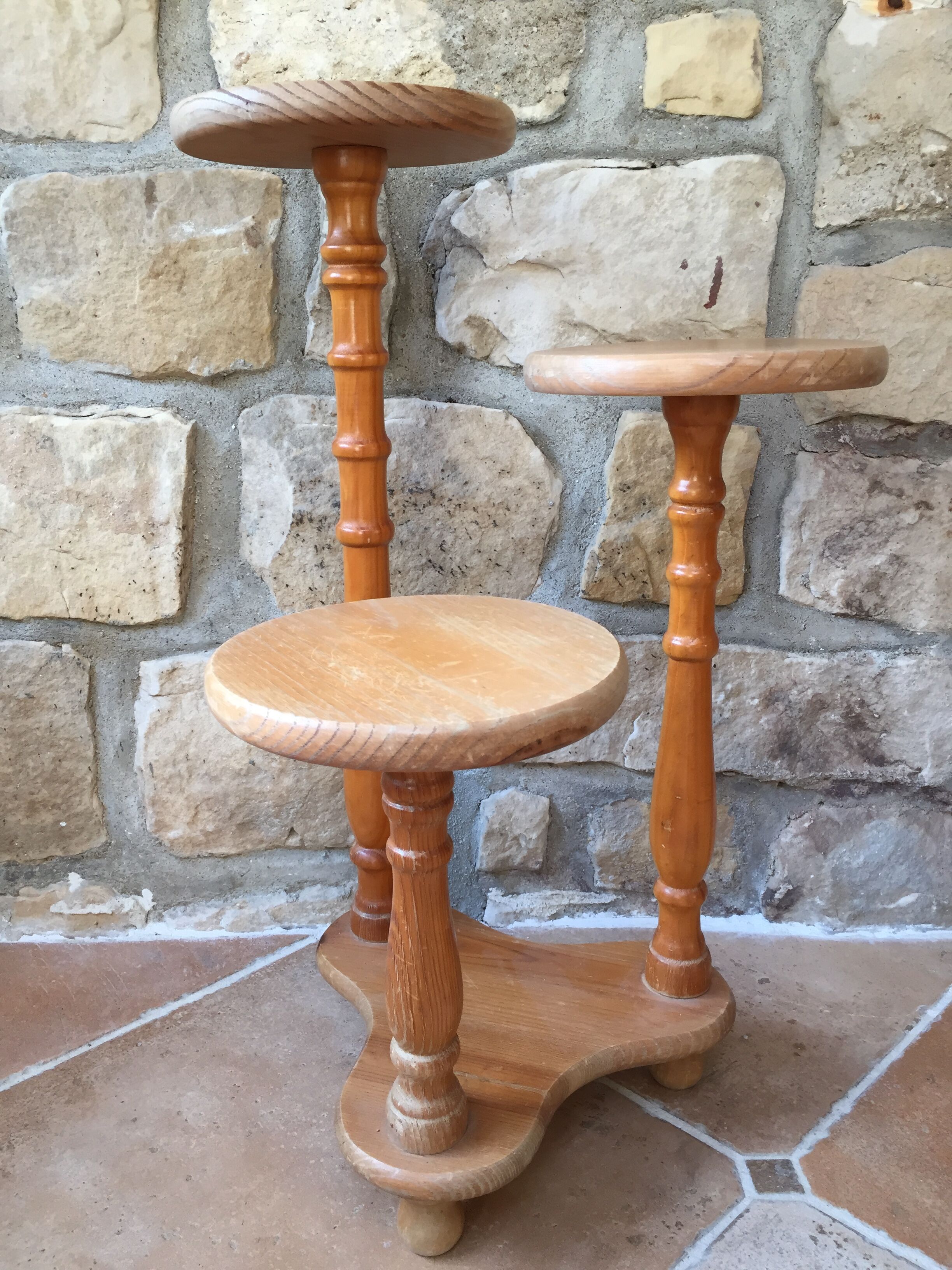 Porte plantes en bois 3 plateaux