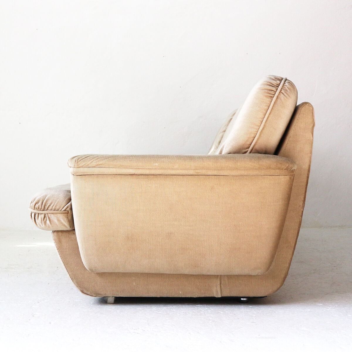 Four seat corduroy couch from the '70s