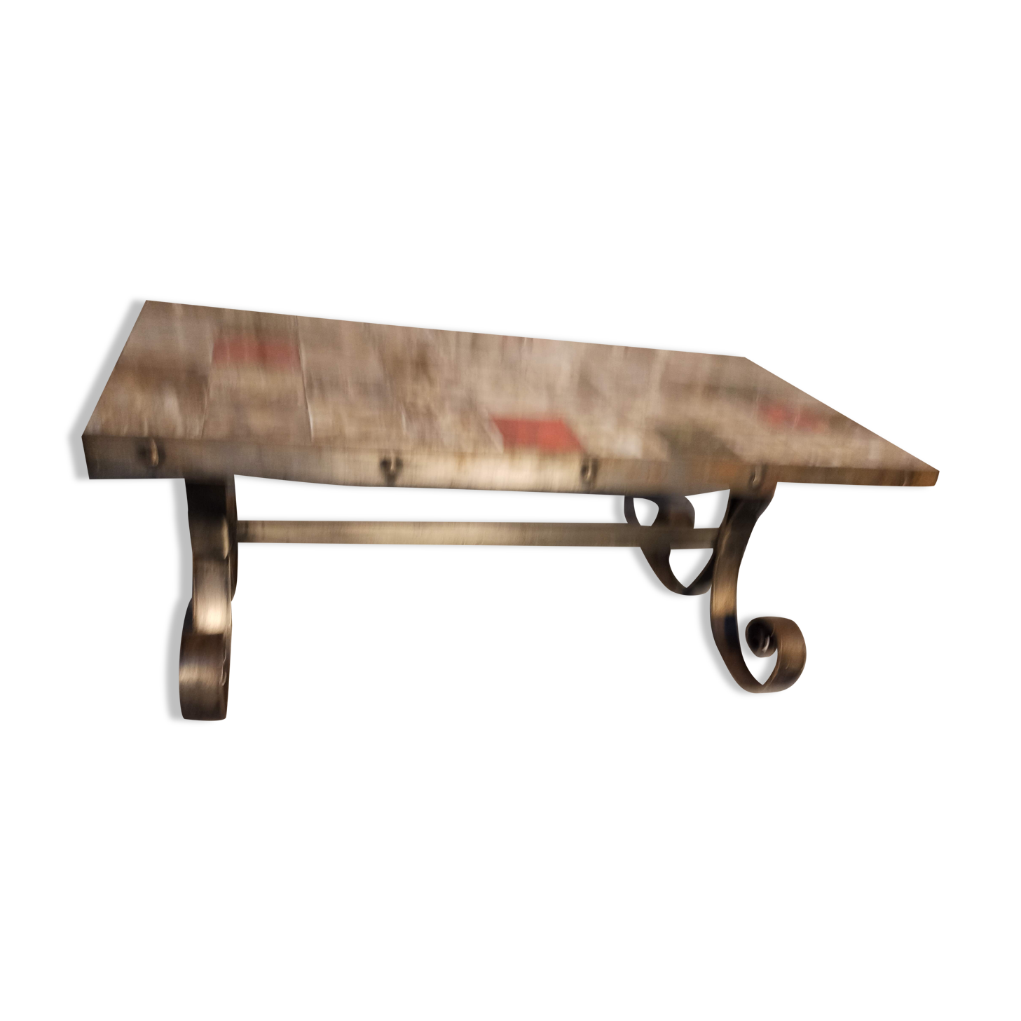 Base table in wrought iron thicken and tiled floor