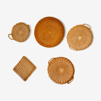 Set of wicker trays