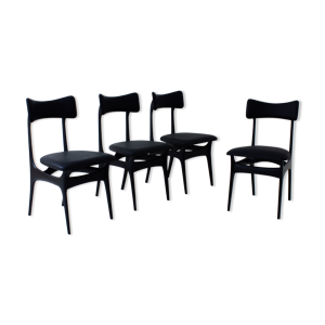 ensemble de quatre chaises