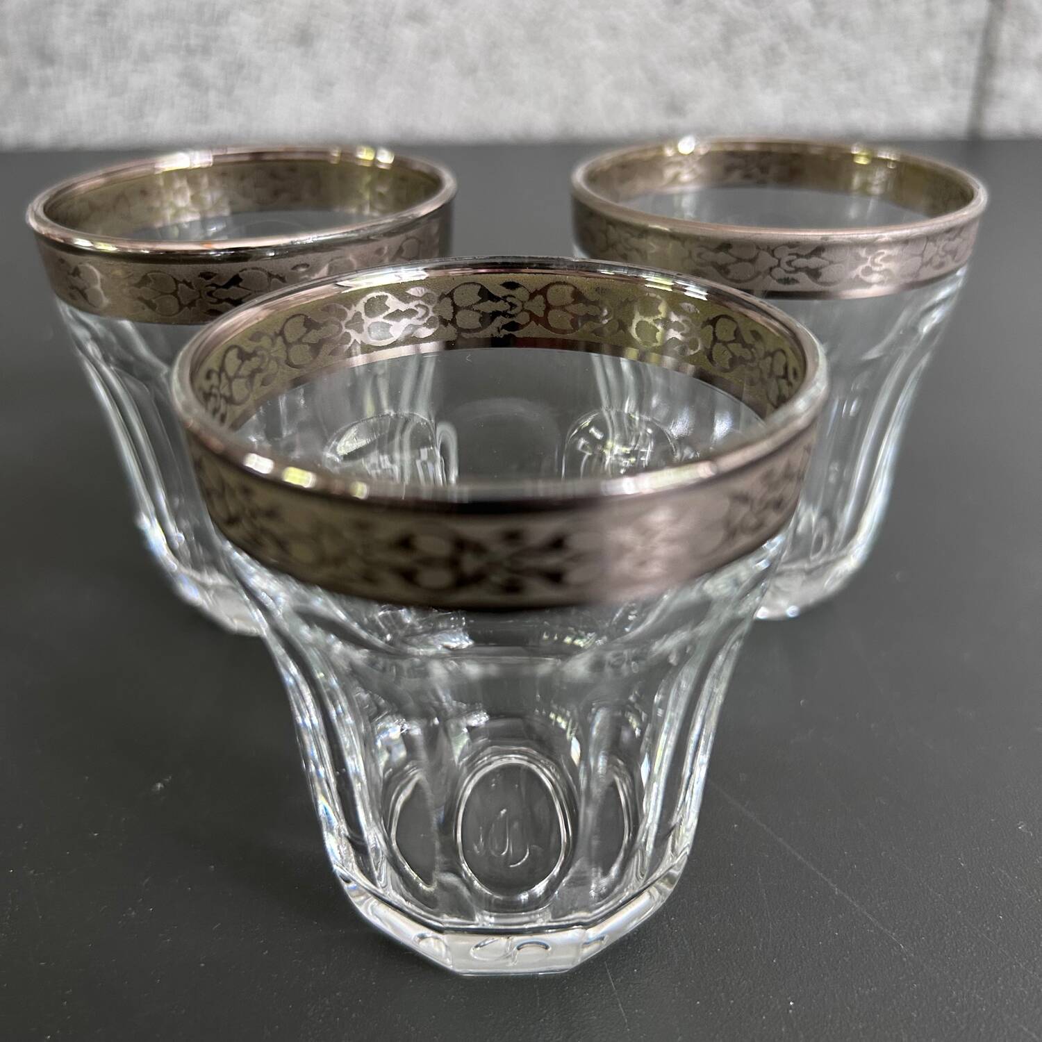 Lot de 3 verres anciens décor argent