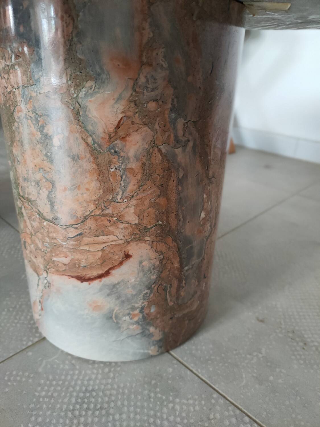 Deux tables basses en marbre de Vérone