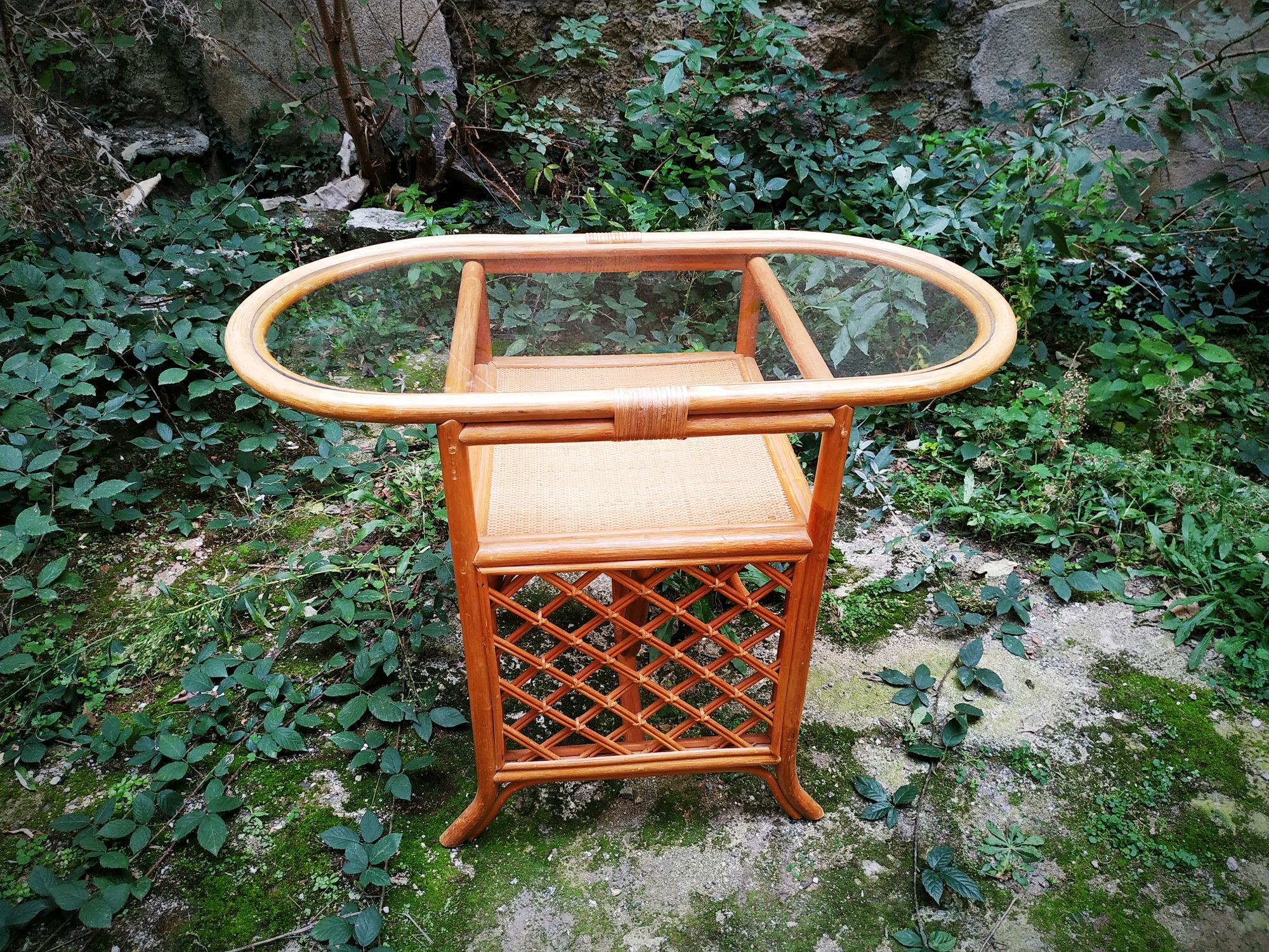 Table en verre et rotin