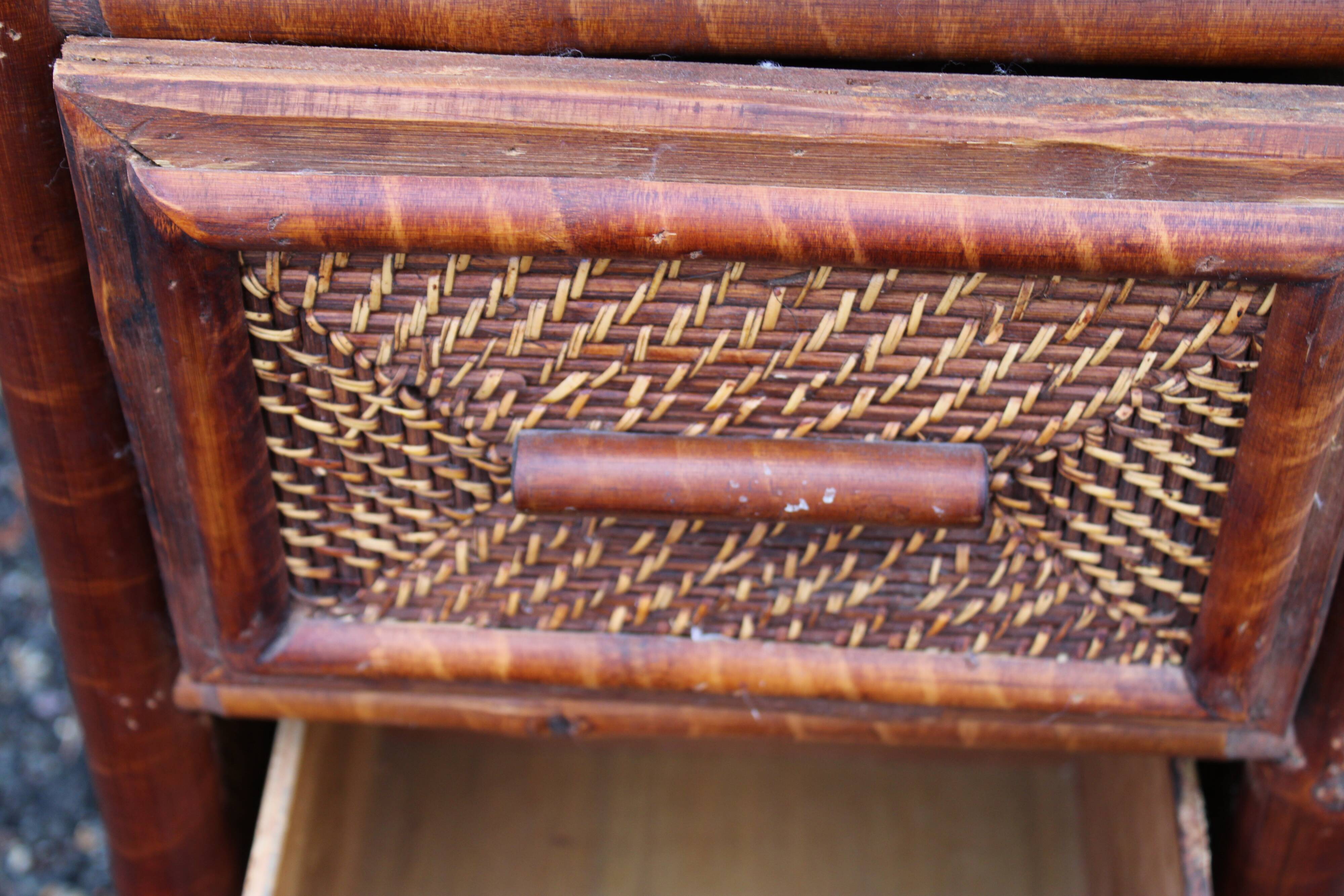 Rattan rag picker