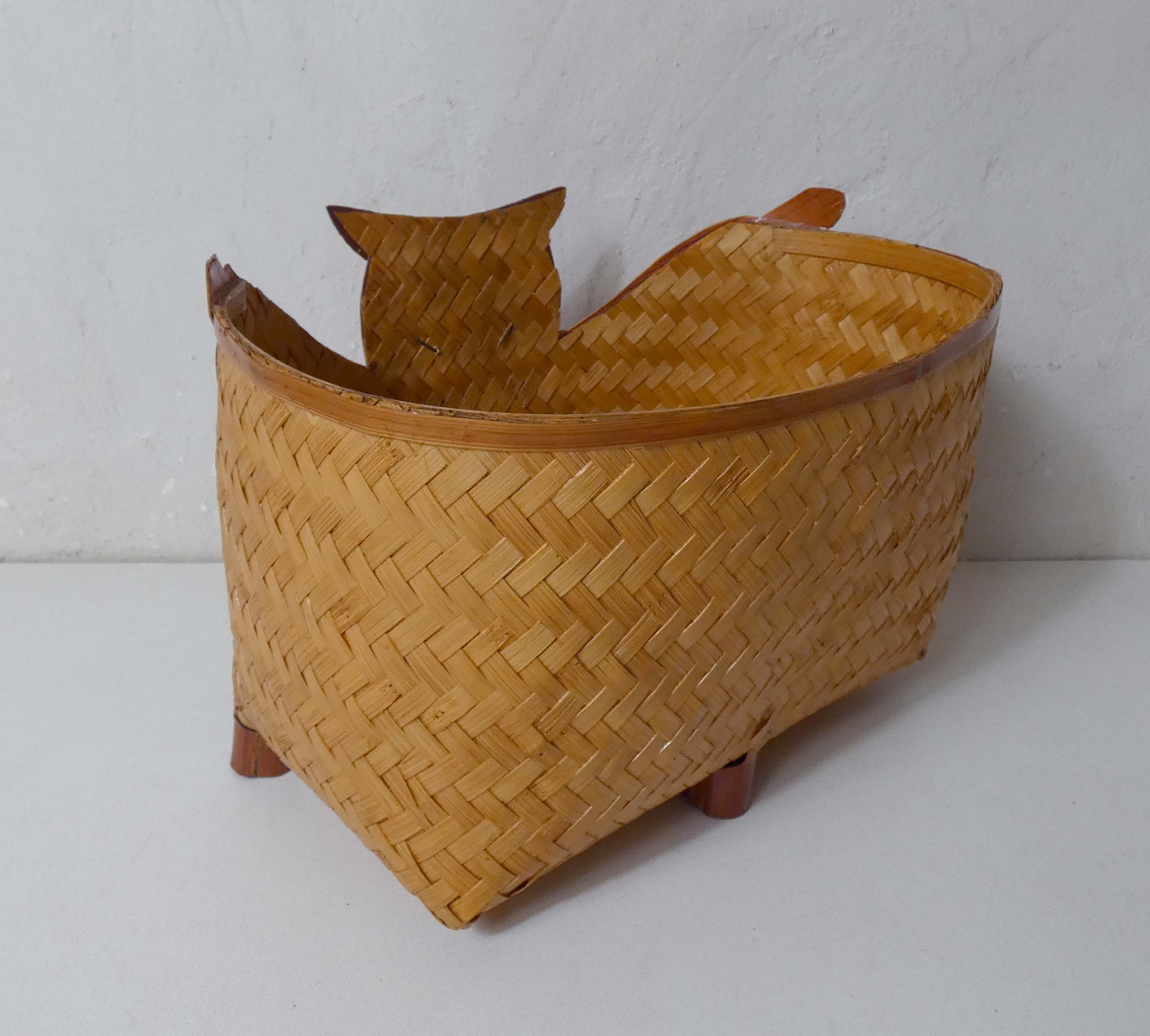Vintage rattan pot