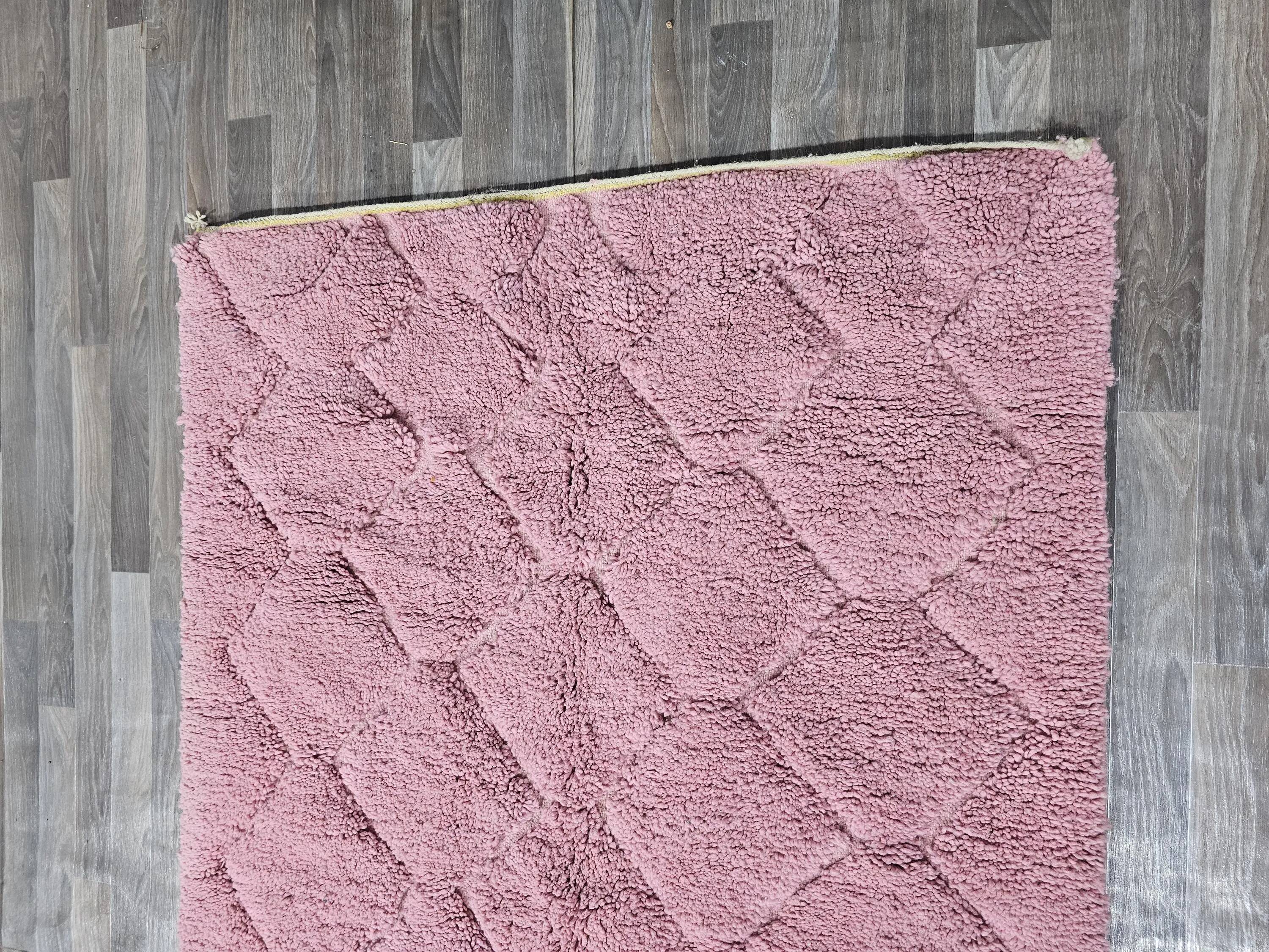 Moroccan rug 100% wool, handmade, 250x150 cm, superior quality.