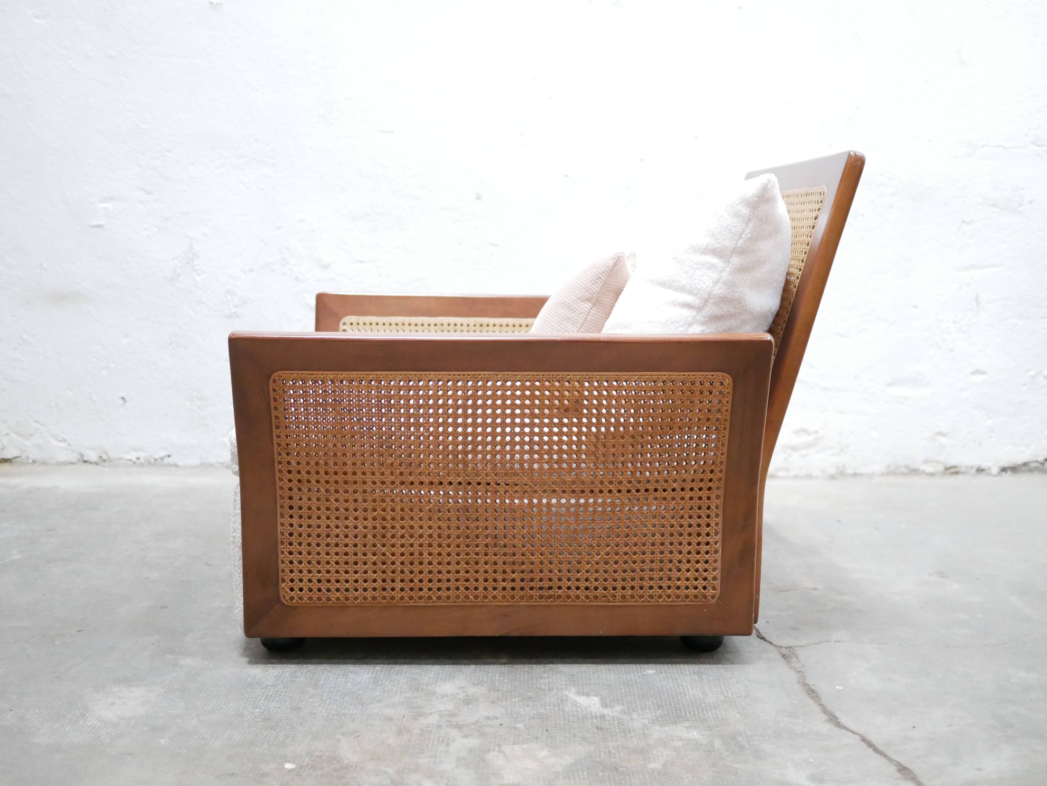 Fauteuil vintage en bois et cannage