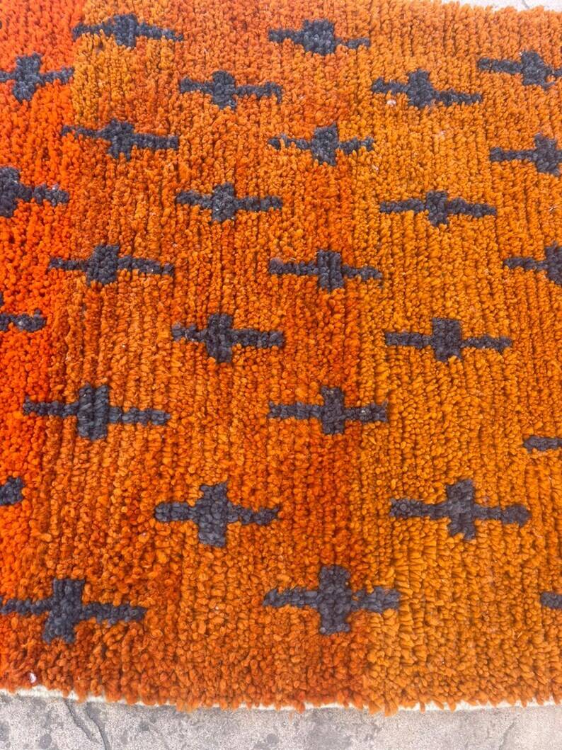 Hand-knotted Moroccan wool rug 150/250cm