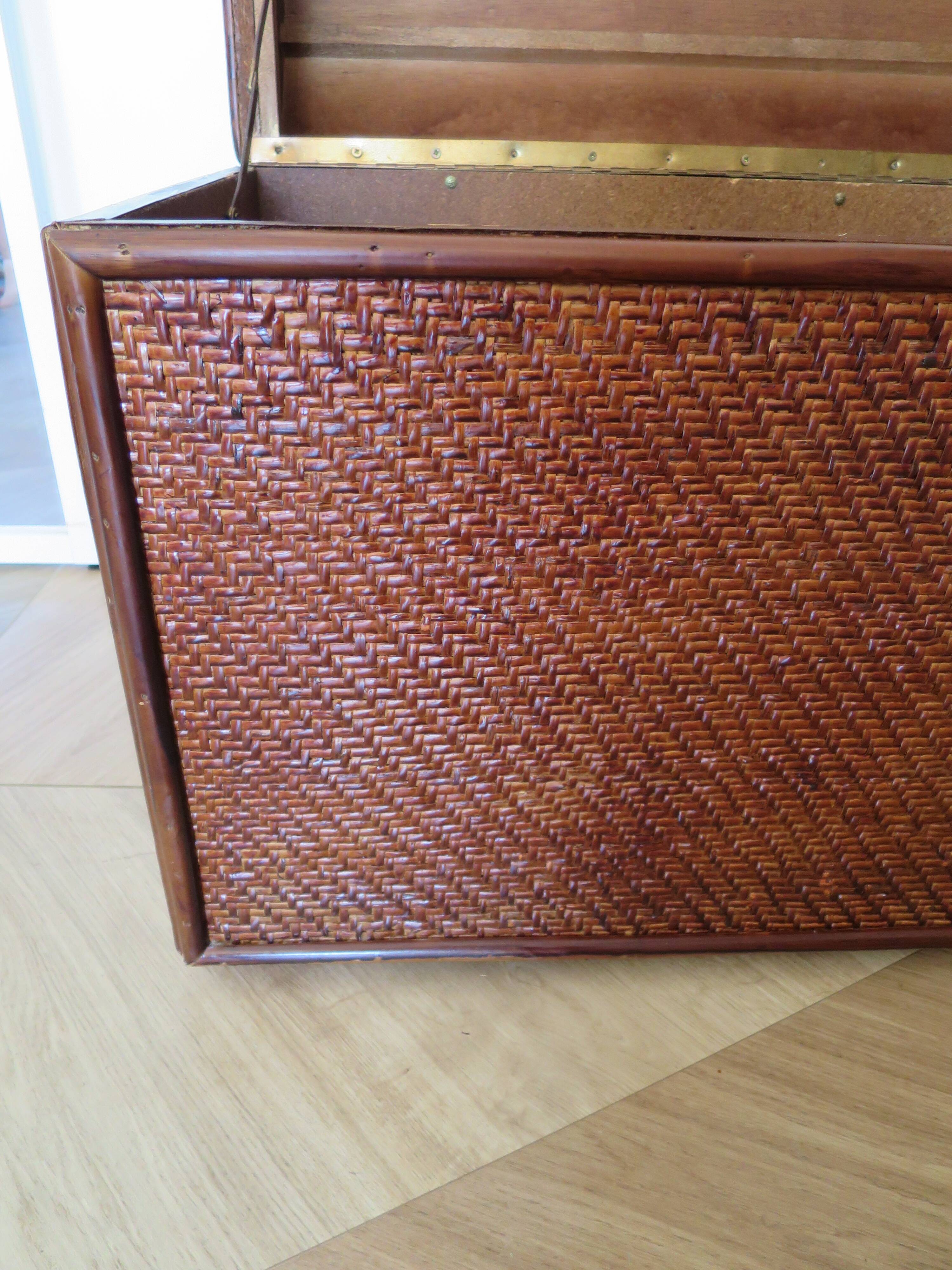 Vintage storage chest - curved - woven rattan - 1970s - mahogany colour