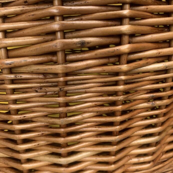 Large vintage wicker basket with lid – circa 1960