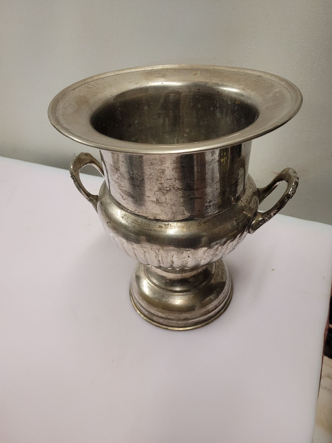Antique champagne bucket in silver metal medicis shape