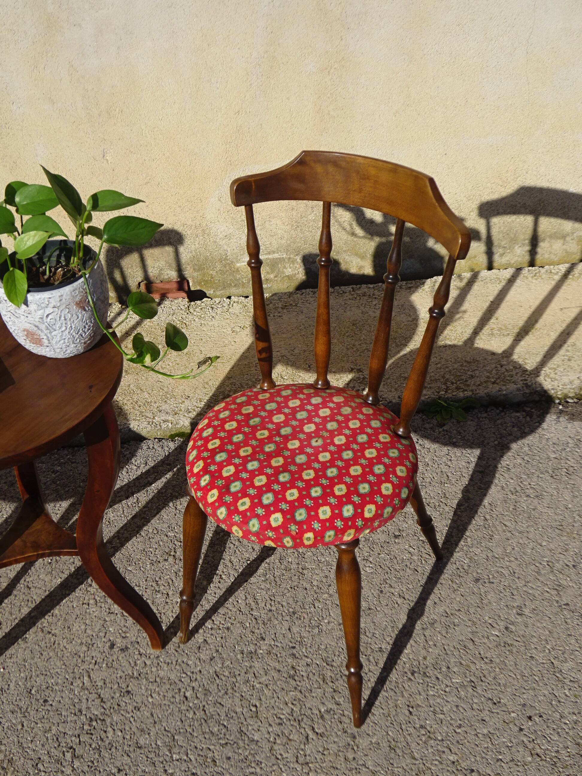 Chaises vintage, pieds compas, les 2