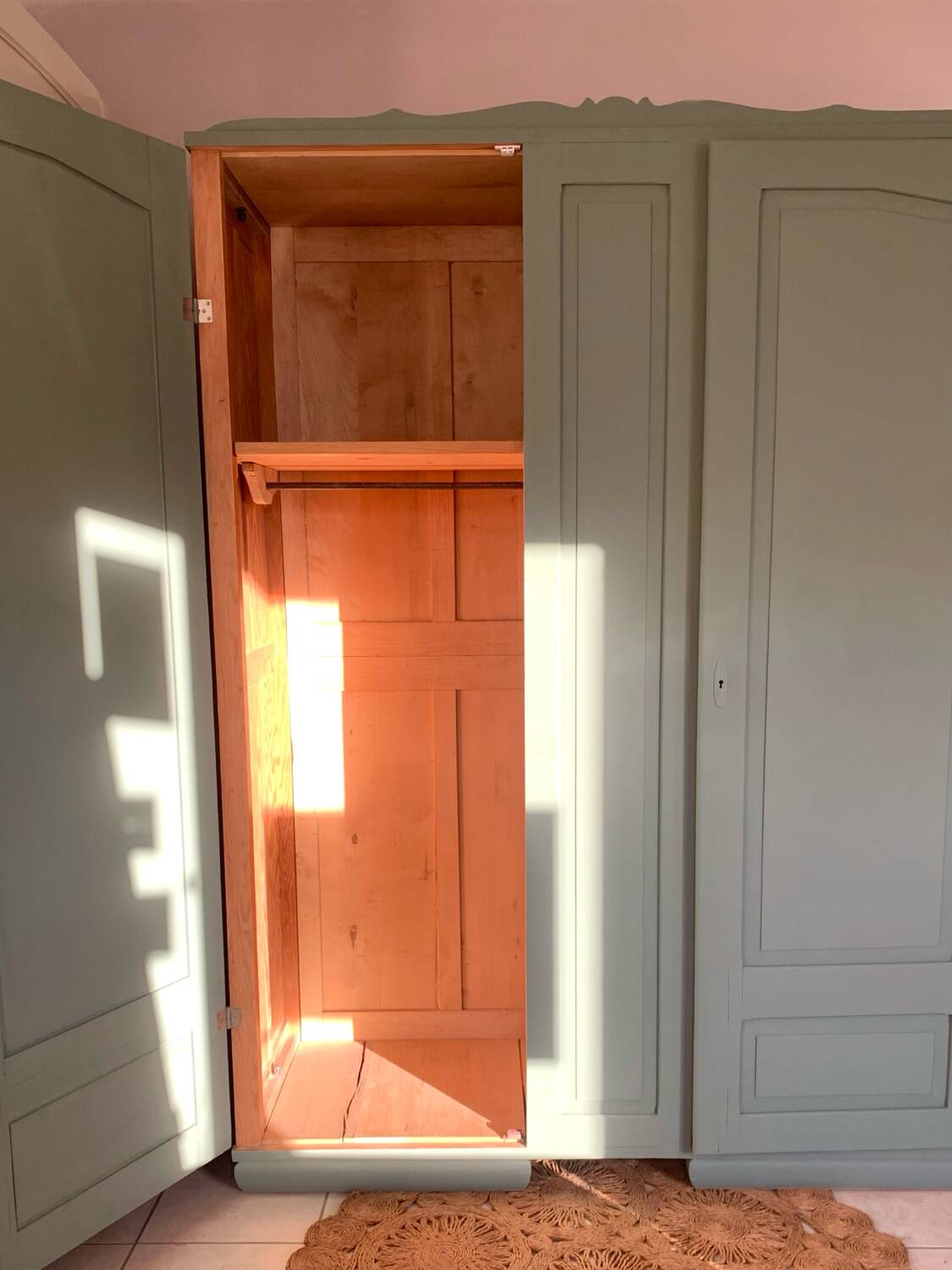 Parisian wardrobe (spirit)