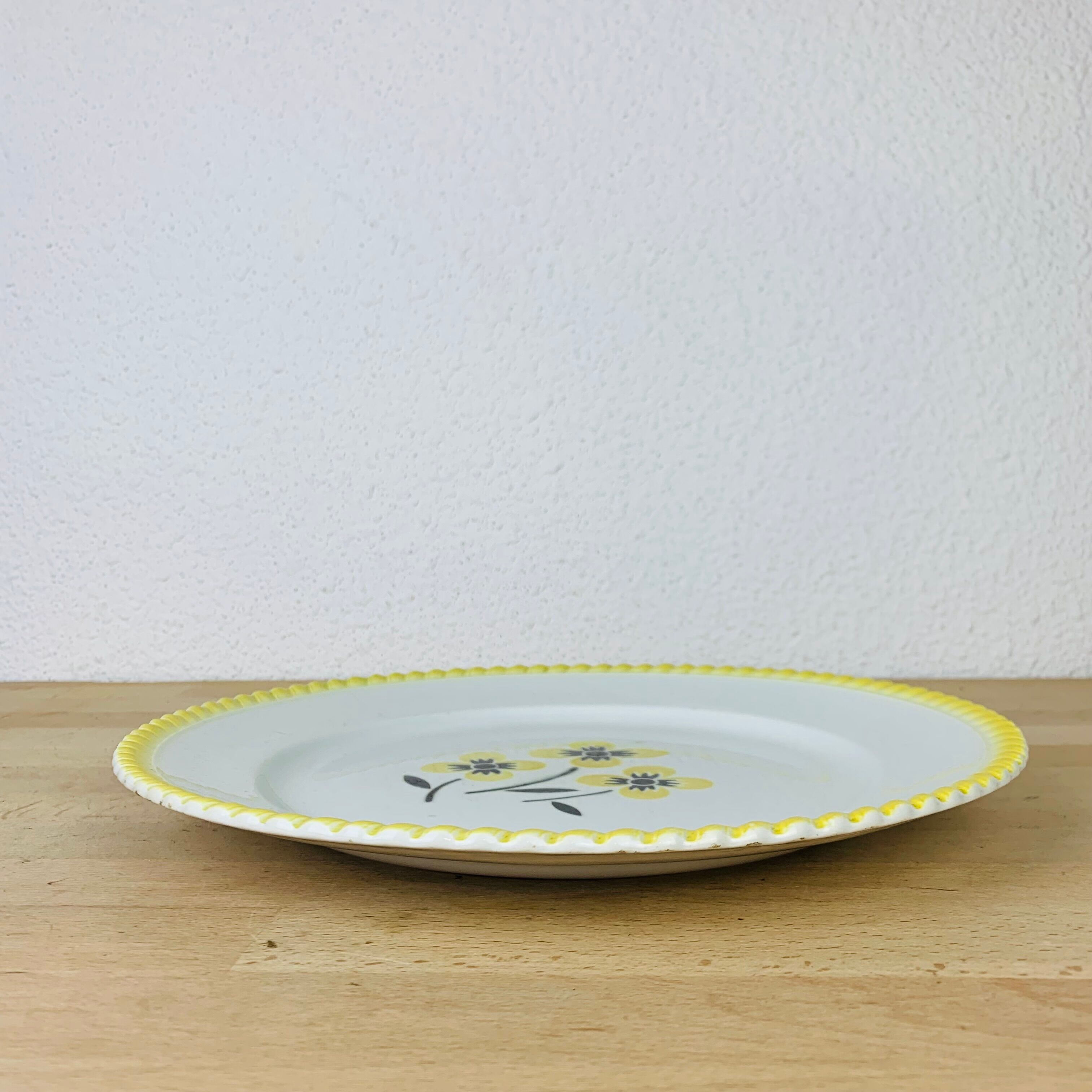 Vintage dishes and tureen in ceramic