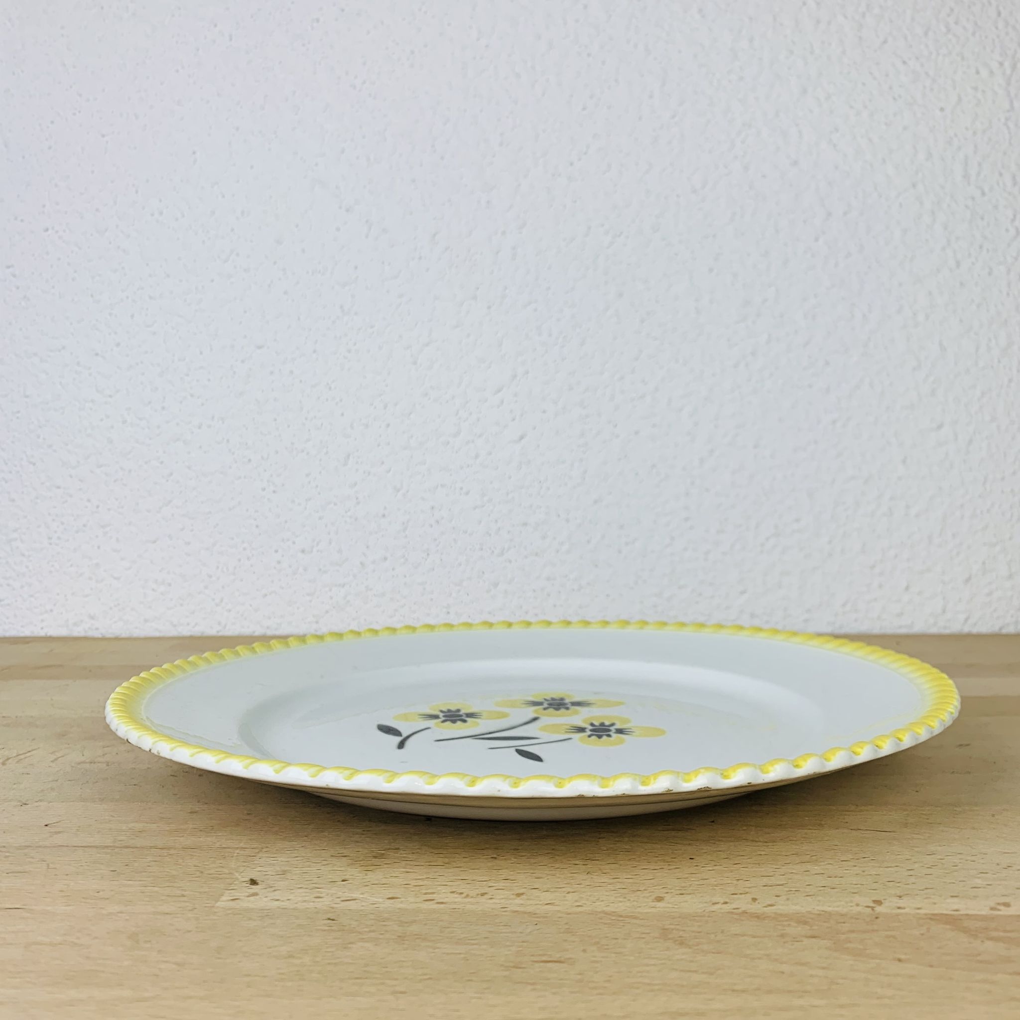Plats et soupière en céramique vintage