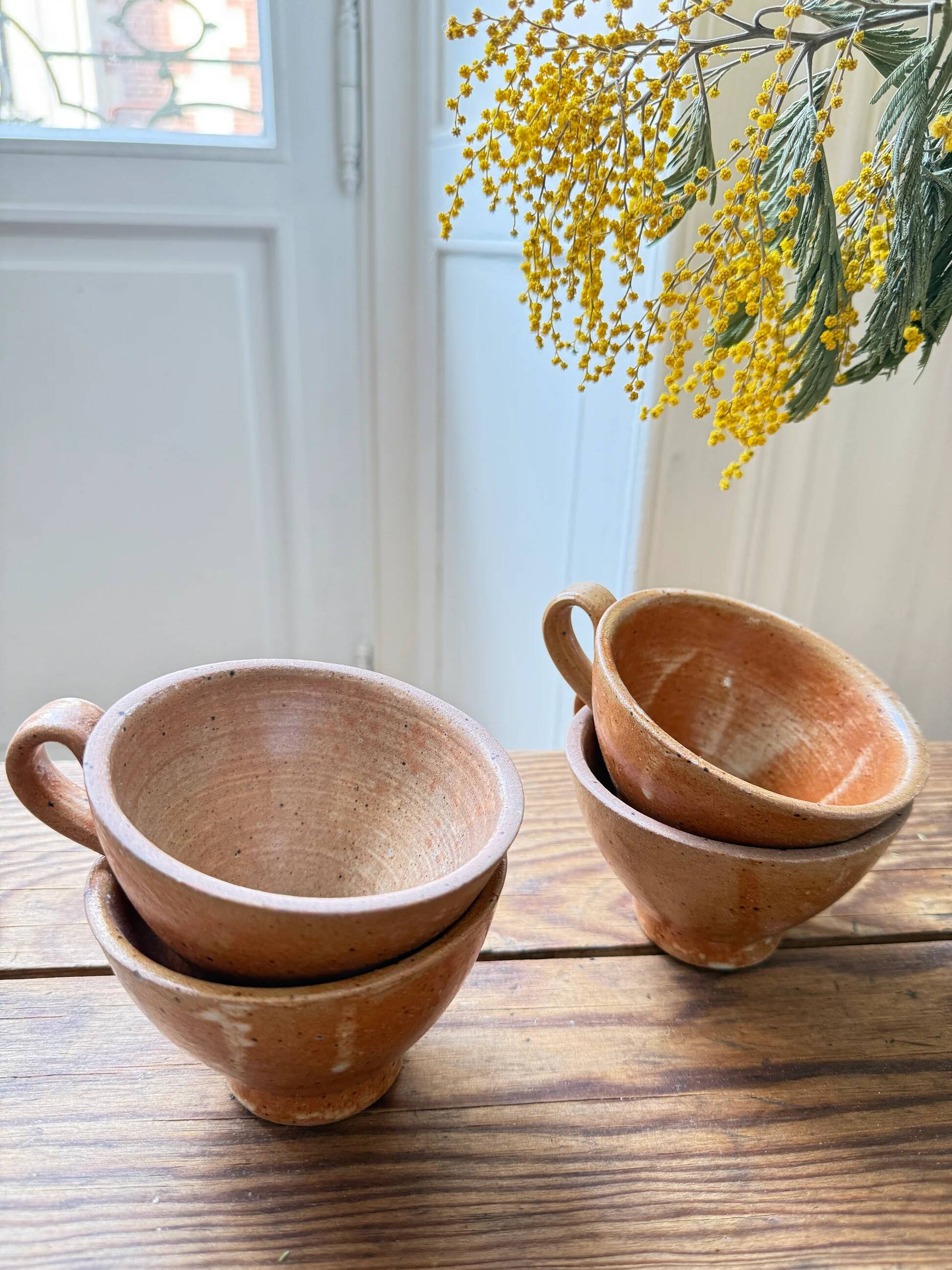 Lot de 4 tasses en grès – esprit artisanal