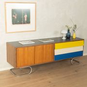 Buffet exclusif de style mid-century avec base en acier inoxydable, années 1960.