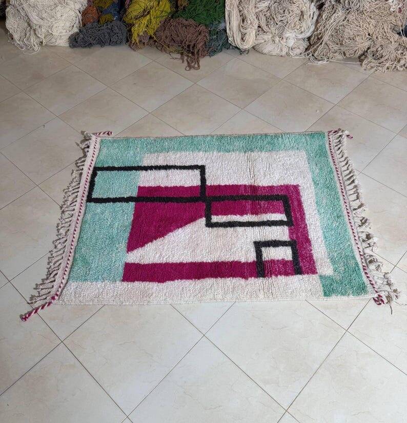 Authentic handmade Berber rug, size 140/260 cm.