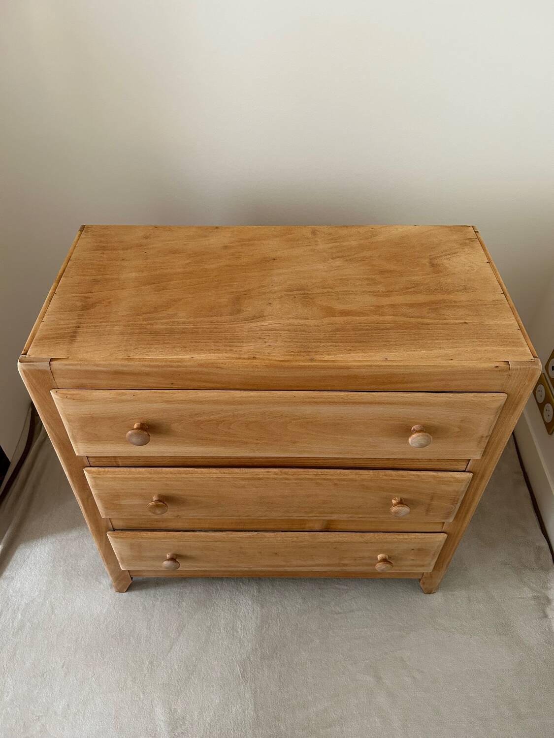 Commode vintage en bois brut