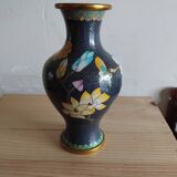 Chinese enamel vase