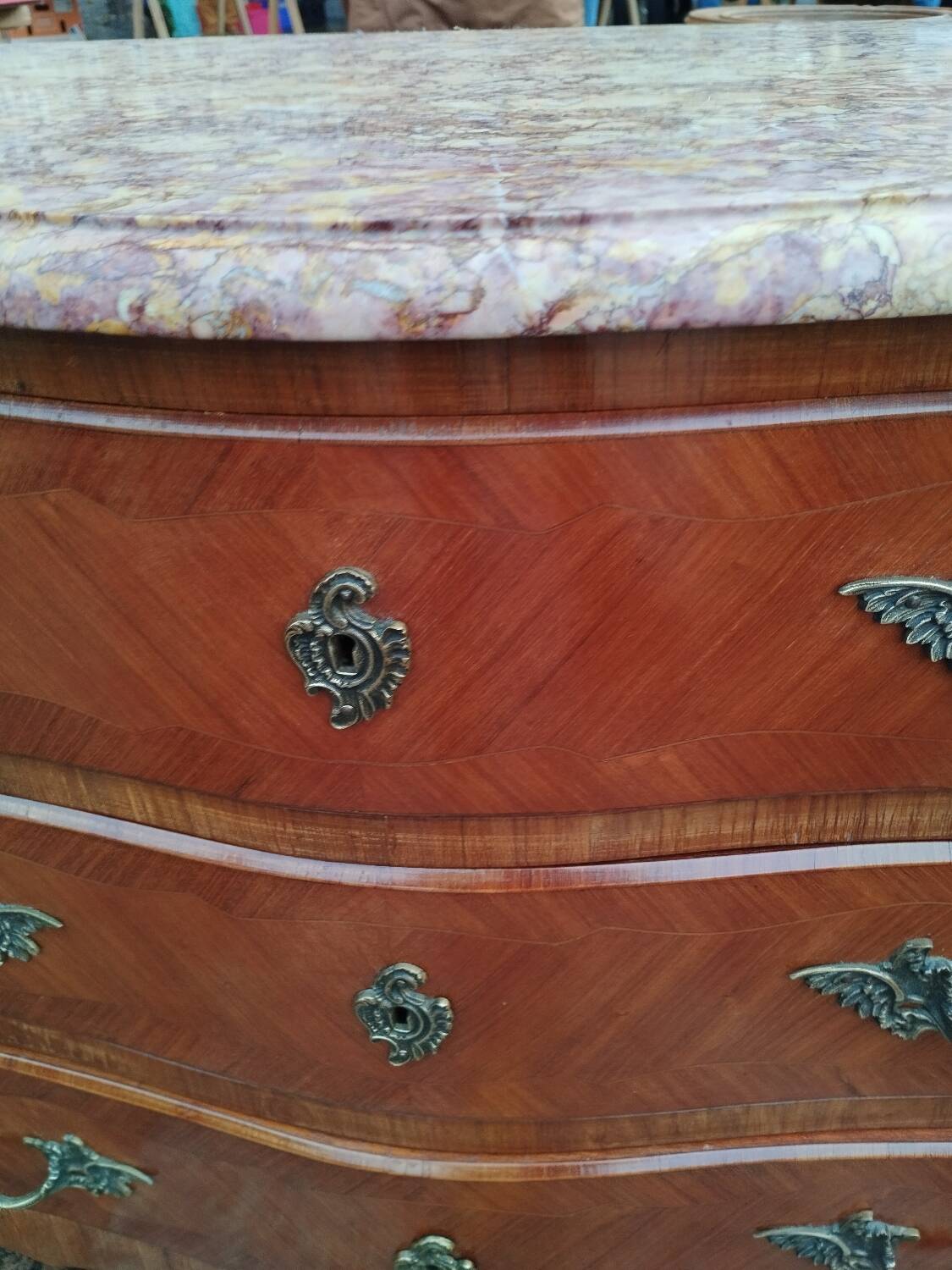 Commode ancienne en bois et marbre style Louis XV