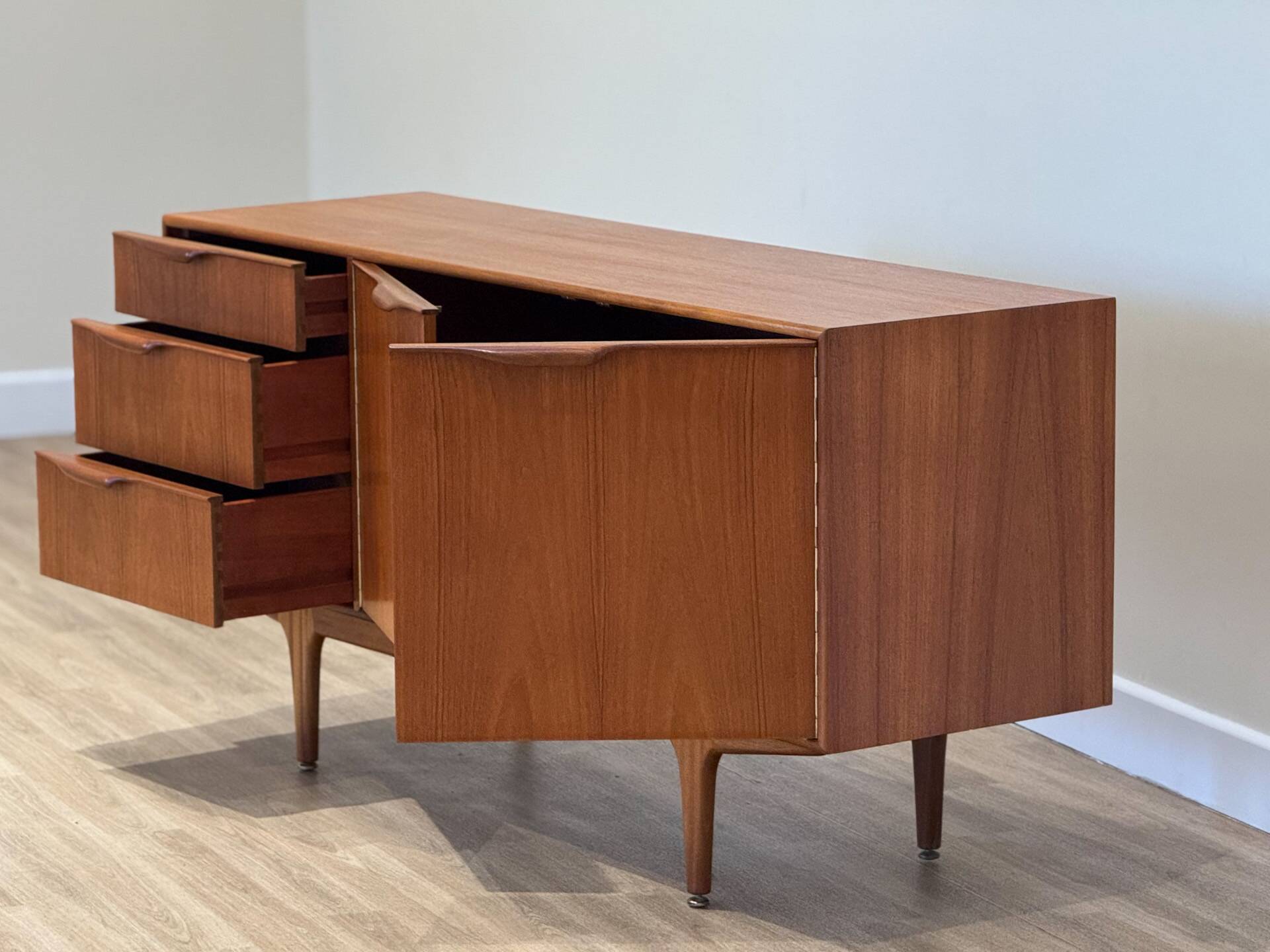 Small sideboard (Moy Collection by McIntosh)