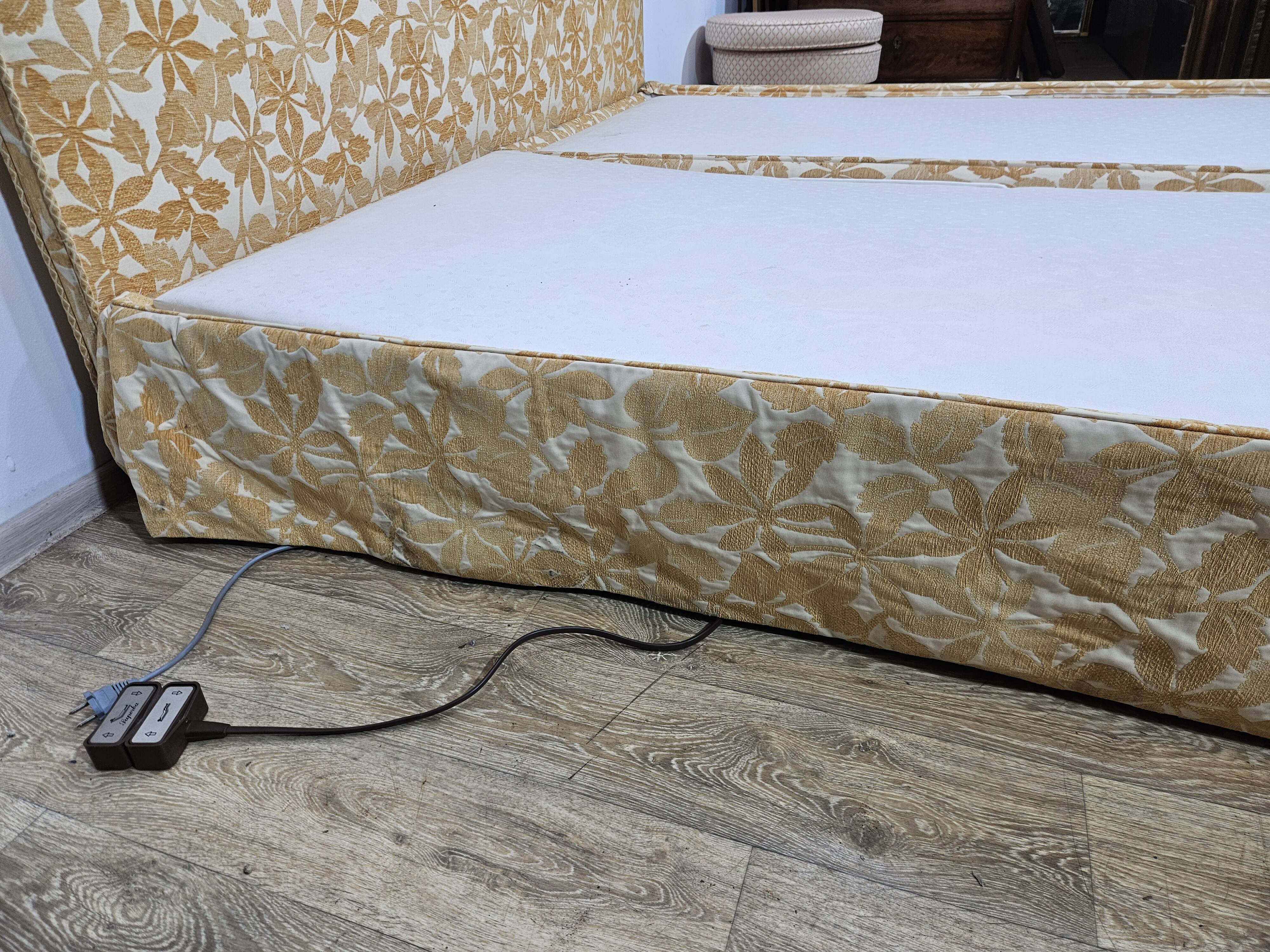 Exclusive Dual electric bed 200 cm x 200 cm - Vintage Gold 1970s.