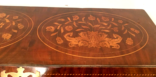 Commode scriban en marqueterie Hollandaise XVIII siècle