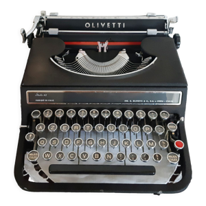 Machine à écrire portative Olivetti