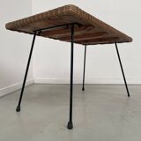Table basse osier tressé et métal 1960