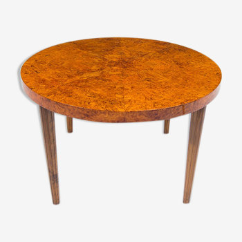 Table basse en ronce de noyer du milieu du siècle, Suède, années 1940