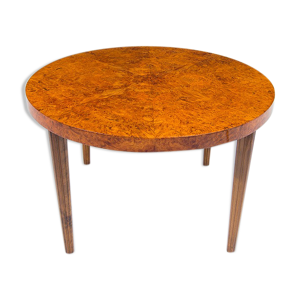 Table basse en ronce de noyer du milieu du siècle, Suède, années 1940