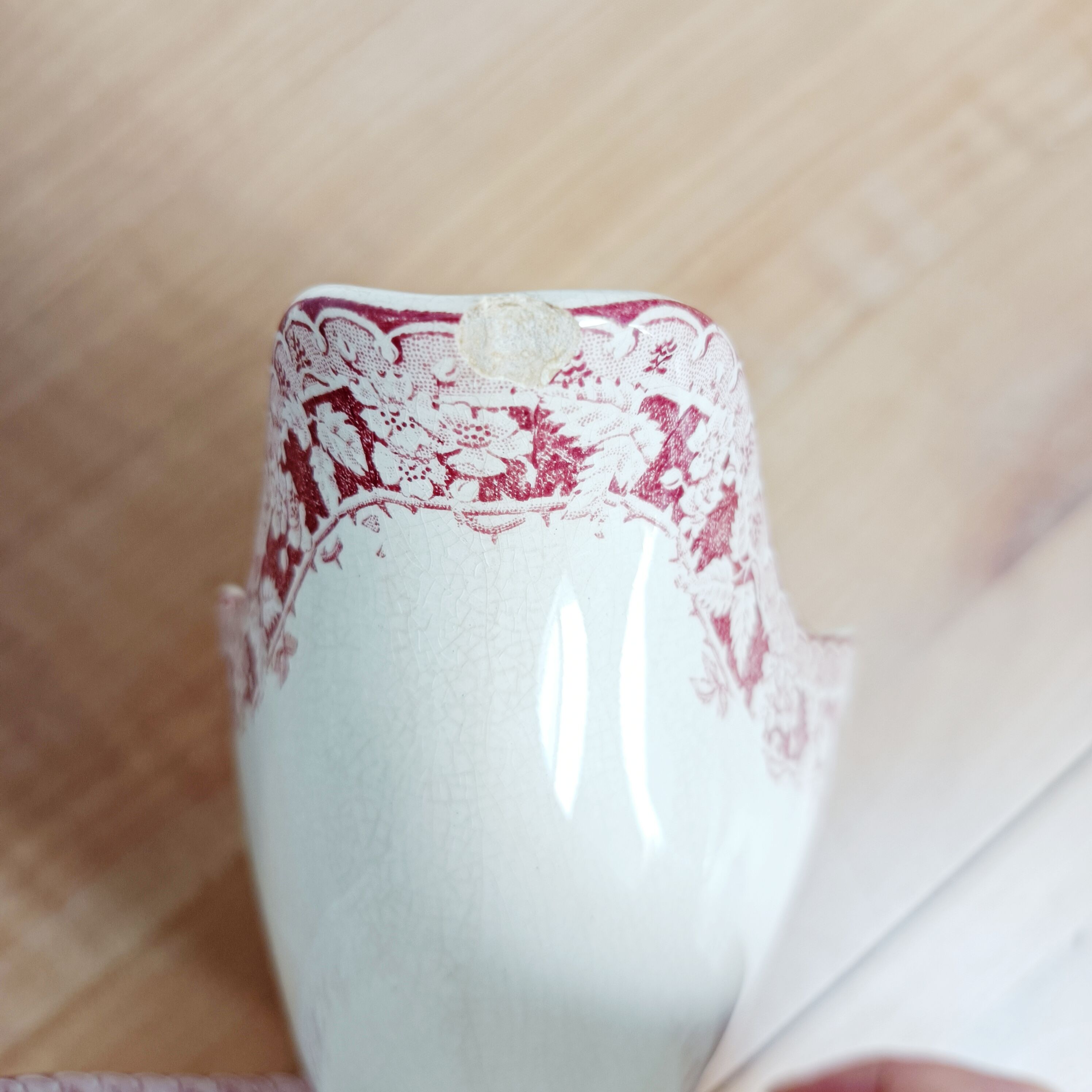 Iron earth sauce boat Moulin des Loups and Hamage, red mulberry