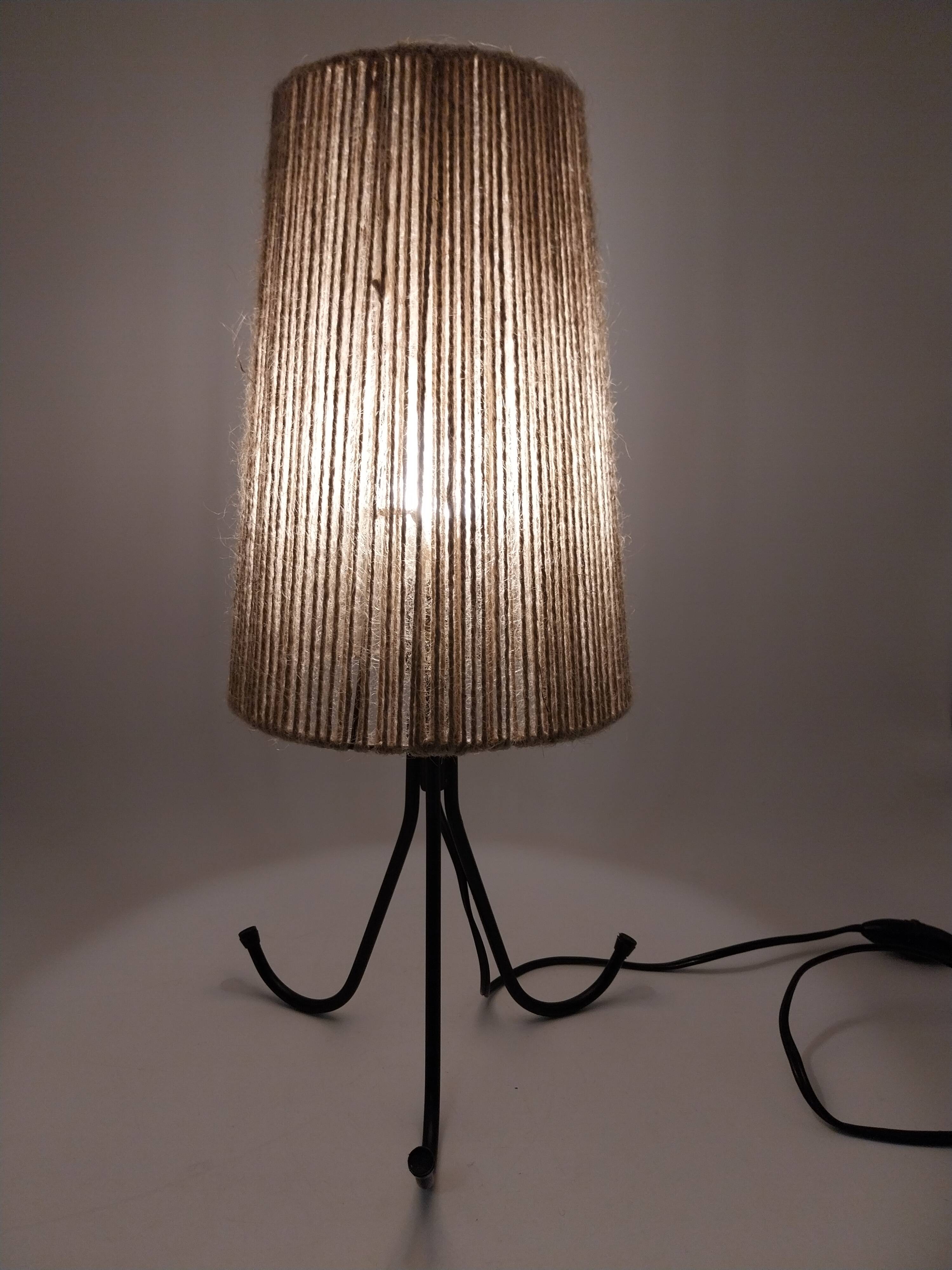 Vintage tripod lamp with rope shade