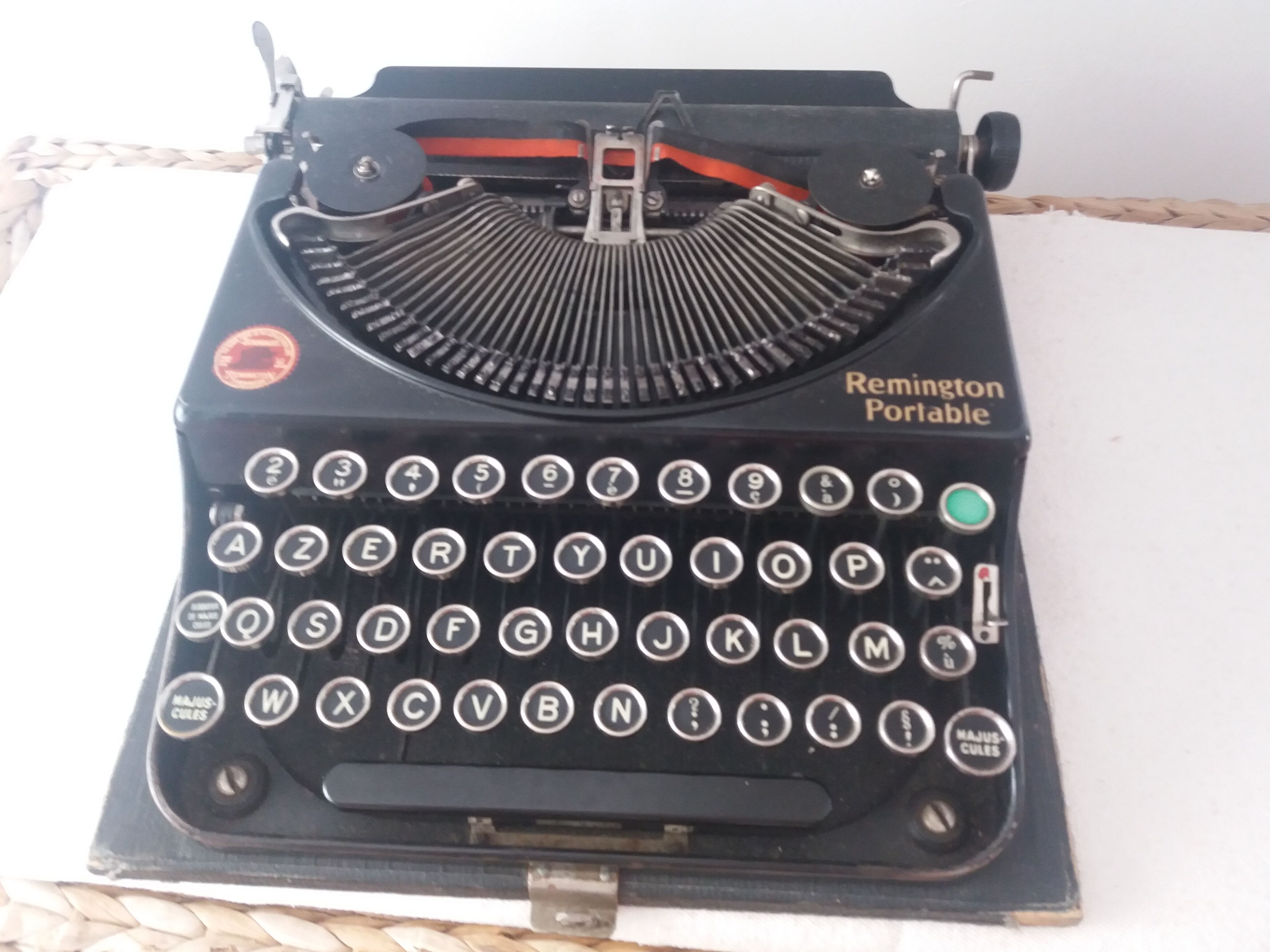 Machine à écrire ancienne remington portable
