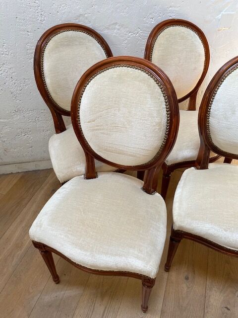 Series of 4 medallion chairs