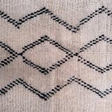 Tapis berbère marocain vintage Beni Ourain, Atlas, motif tribal, 200 x 142 cm, déstockage