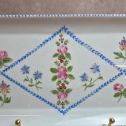Large Limoges porcelain cake plate, hand-painted and signed – floral decoration.
