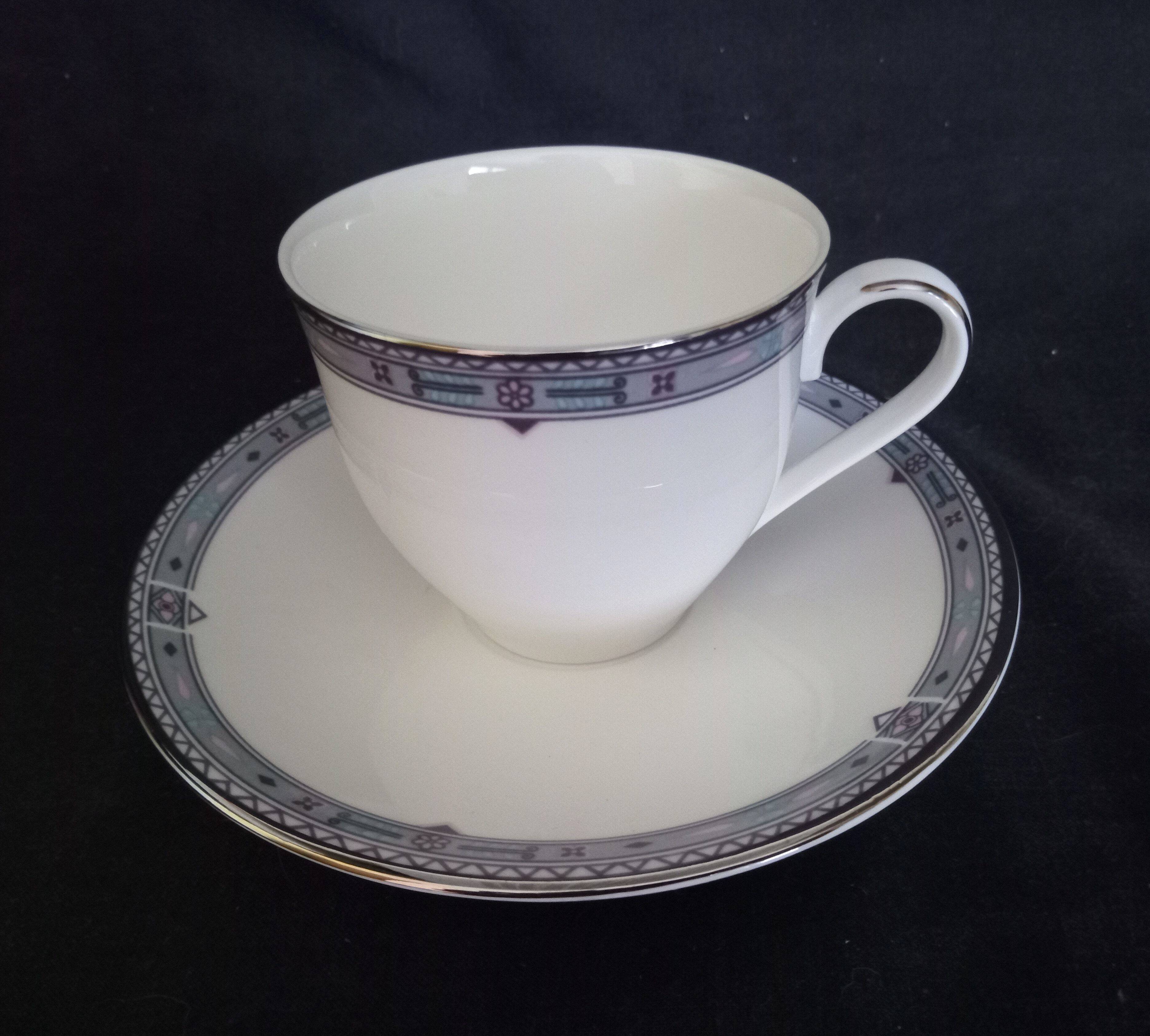 Coffee/tea service for 12 people in fine English porcelain, MAYA pattern