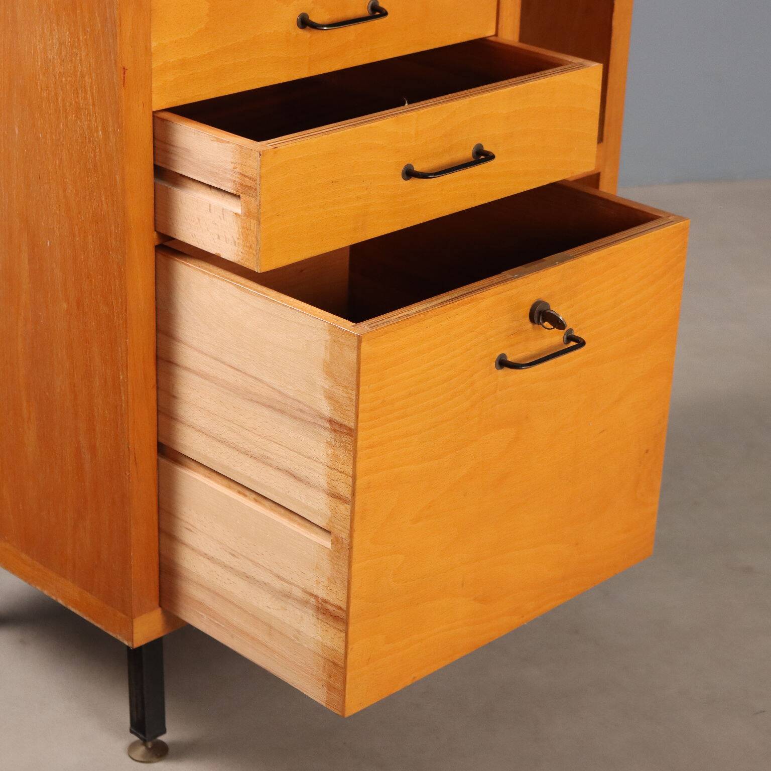 Small cabinet from the 1960s