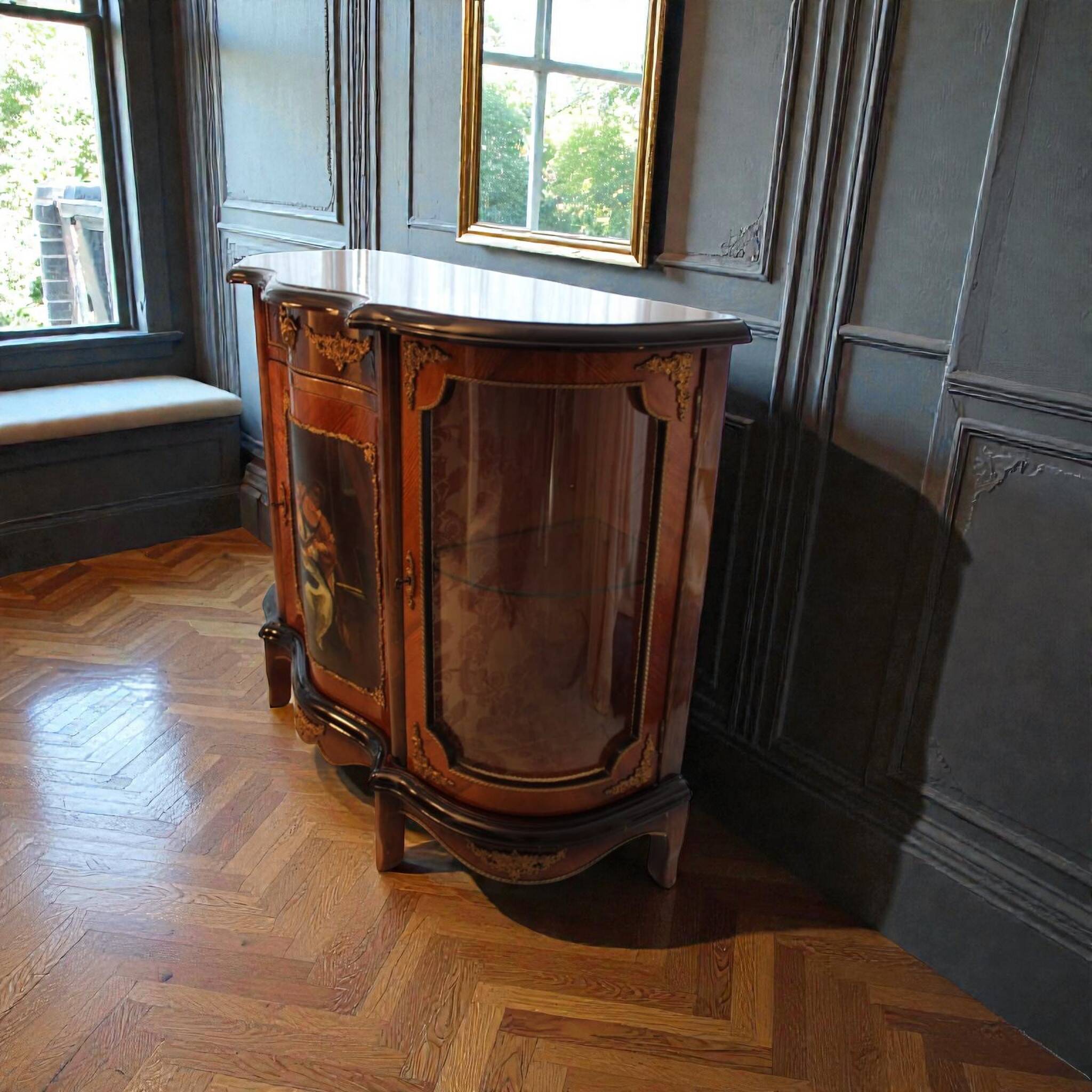 Buffet Louis XV – Peinture centrale et marqueterie bronze