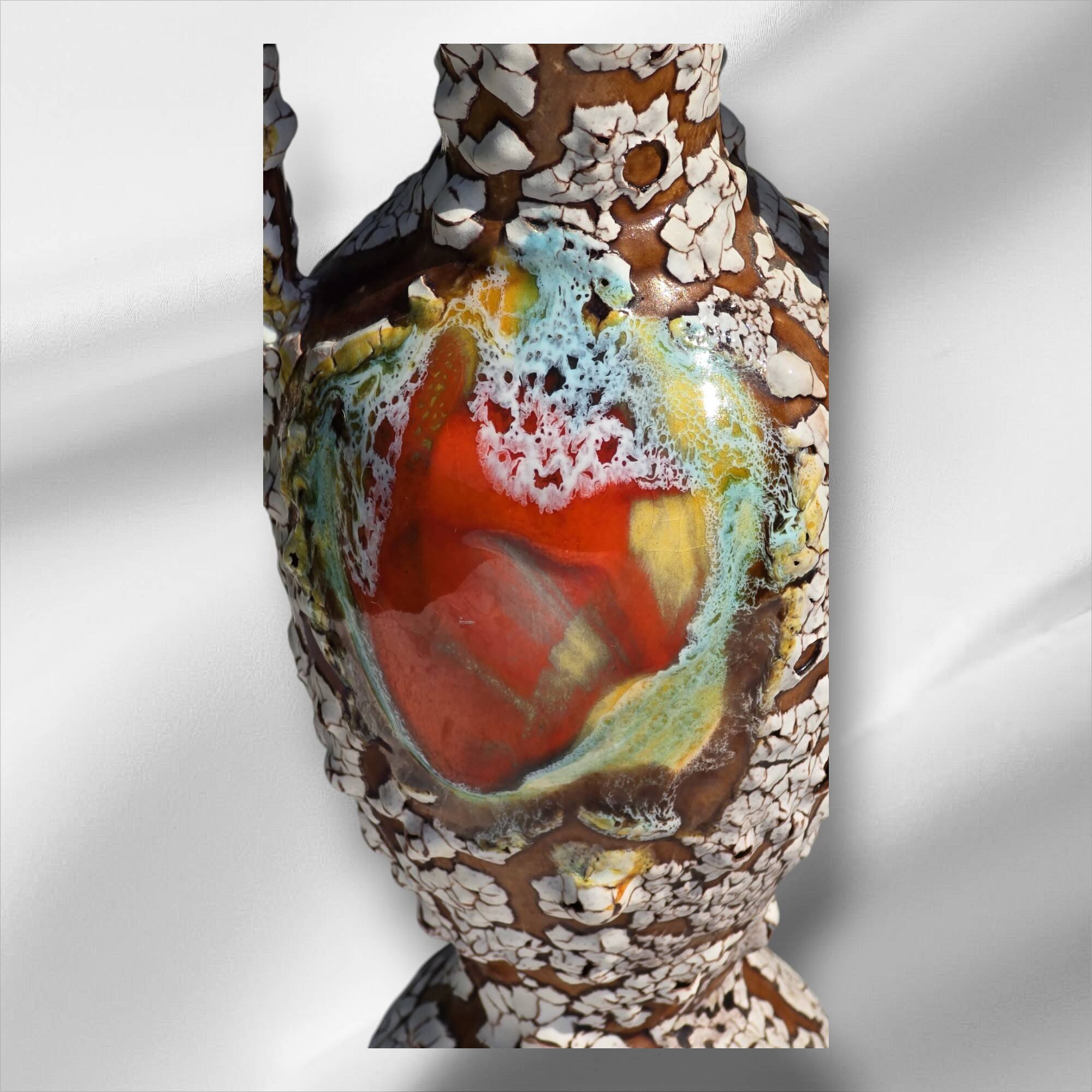 Vase amphore en écume de mer, France