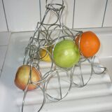 Door-fruit in metal wire
