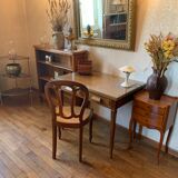 Table de chevet de style