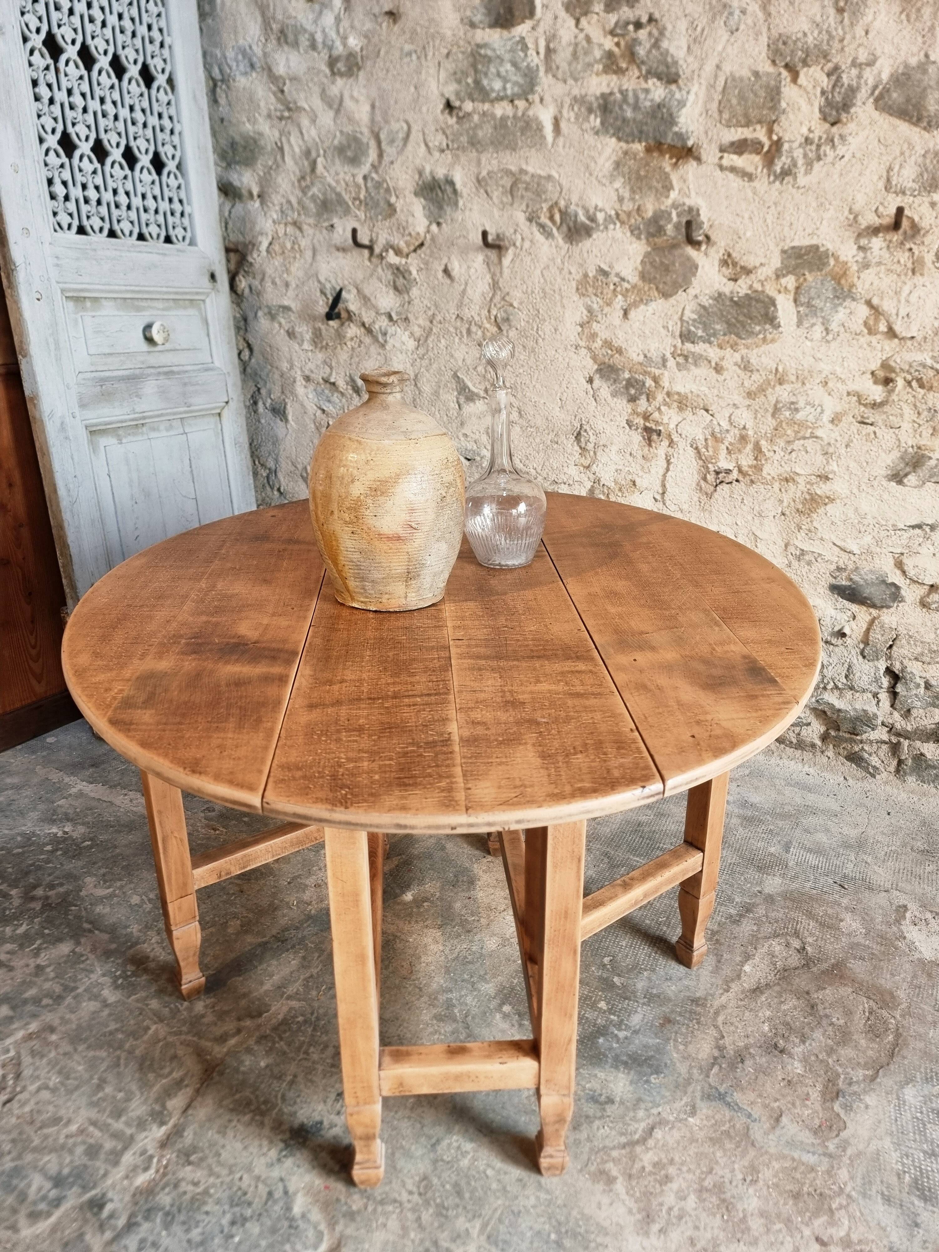 Vintage French drop-leaf table – Oval dining table, circa 1930–1950