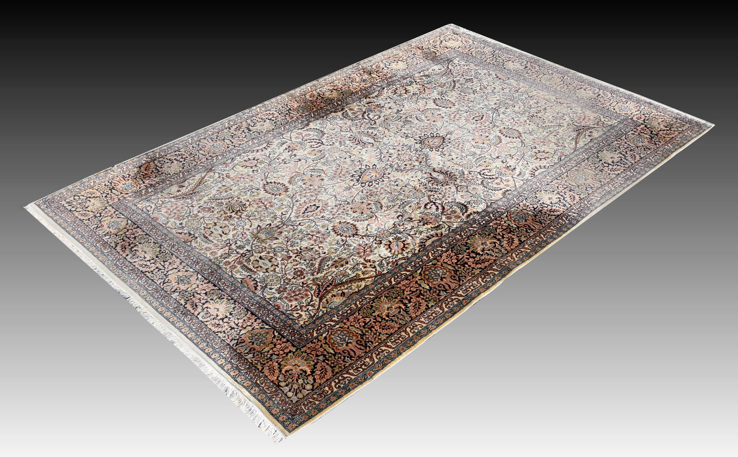 Kashmir Silk Oriental Rug: 1.68 x 2.63 Meters